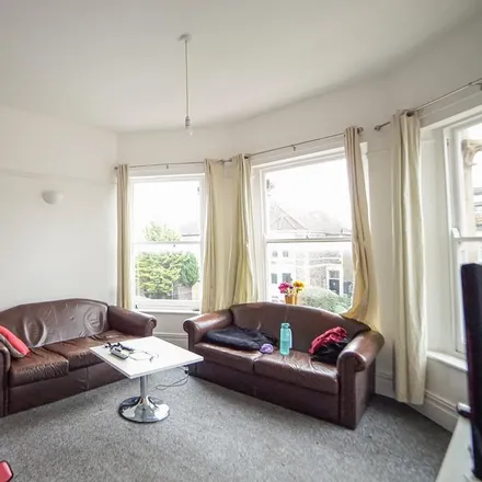 Image 2 - 108 Chesterfield Road, Bristol, BS6 5DU, United Kingdom - Apartment for rent