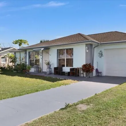 Image 3 - 814 Aspenwood Circle, Buenaventura Lakes, FL 34743, USA - House for sale