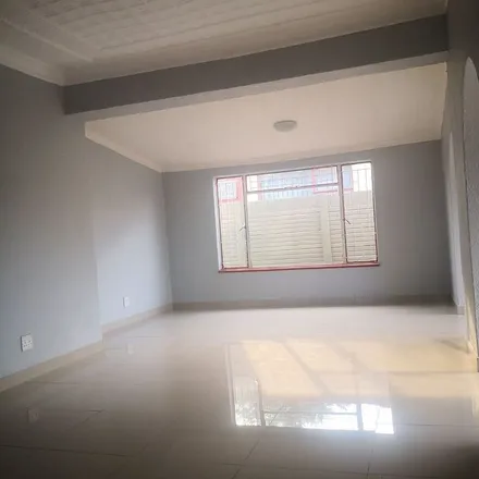 Rent this 3 bed apartment on Strasheim Street in Brakpan-Noord, Brakpan