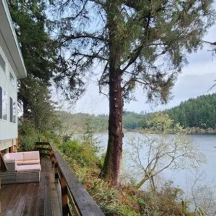 Buy this studio house on Coos County in Oregon, USA