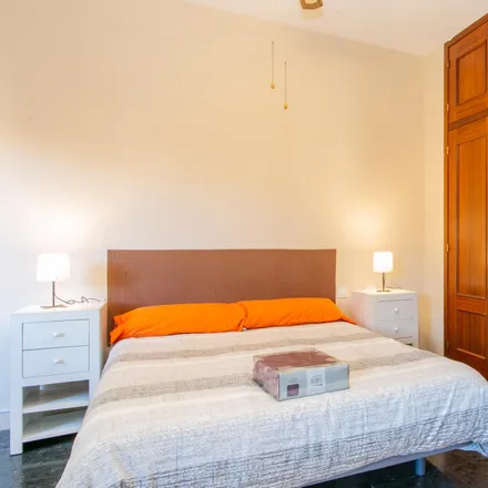 Rent this 5 bed room on Carrer de Baldoví in 46002 Valencia, Spain