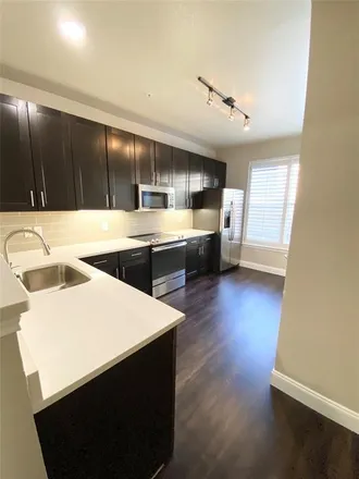 Image 7 - 5445 Caruth Haven Lane, Dallas, TX 75206, USA - Townhouse for rent