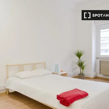Rent this 8 bed room on Instituto de Gestão Financeira da Segurança Social in Avenida da República 67, 1069-033 Lisbon