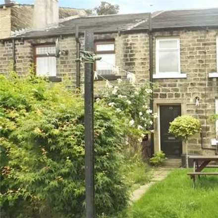 Buy this 1 bed townhouse on West View in Milnsbridge, HD1 4UR