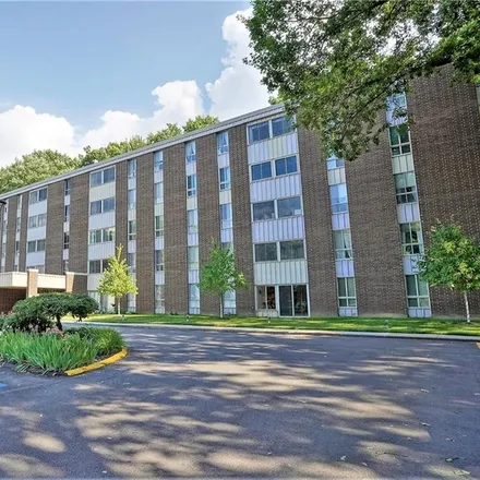 Buy this 2 bed condo on 3068 Kent Road in Stow, OH 44224
