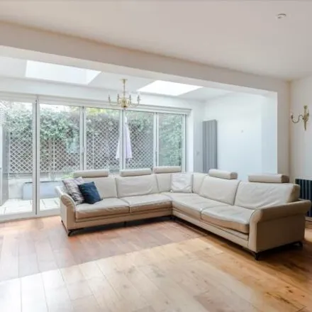 Image 2 - 32 Abbey Road, London, NW8 9AU, United Kingdom - Townhouse for sale