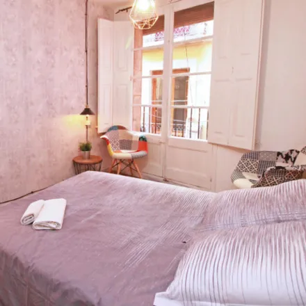 Rent this 4 bed room on Carrer d'en Rauric in 19, 08002 Barcelona