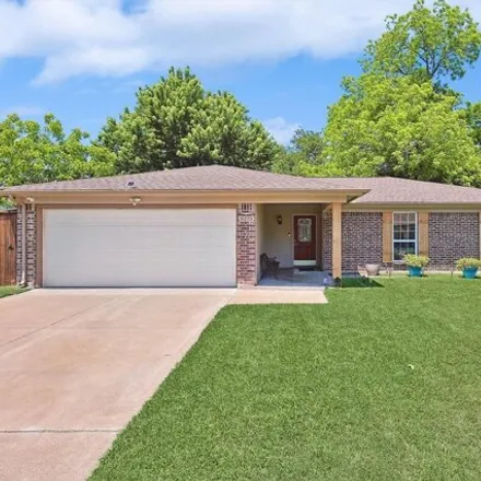 Buy this 3 bed house on 5277 Marshfield Court in Arlington, TX 76016