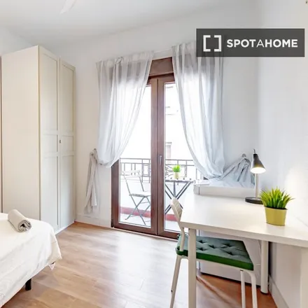 Rent this 6 bed room on Madrid in Av. Albufera - Av. Pablo Neruda, Avenida de la Albufera