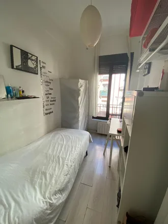 Rent this 3 bed room on Calle de Granada in 42, 28007 Madrid