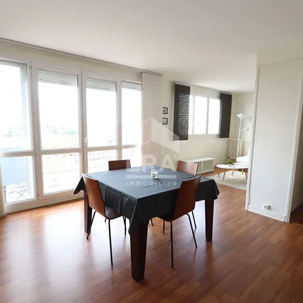 Rent this 3 bed apartment on 11 bis Allée Flandres Dunkerque in 45650 Saint-Jean-le-Blanc, France