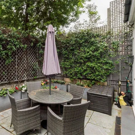 Rent this 4 bed house on 34 Abbey Road in London, NW8 9AU