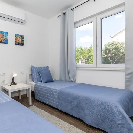 Rent this 3 bed apartment on Croatia osiguranje in Zagrebačka ulica, 20455 Opuzen