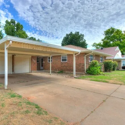 Image 2 - 705 Greenwood Dr, Midwest City, Oklahoma, 73110 - House for sale