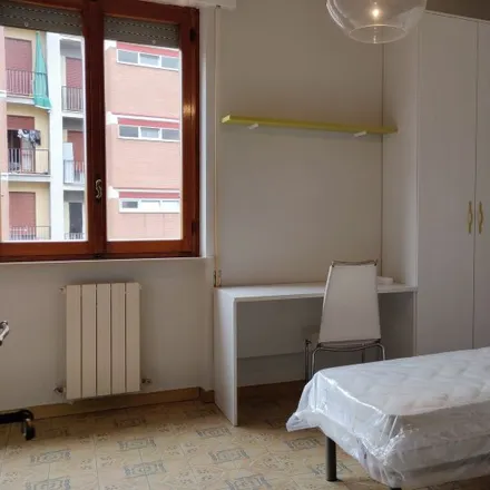 Image 1 - Via Ruggero Torelli, 06122 Perugia PG, Italy - Room for rent