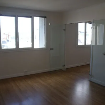 Image 5 - 26 Rue Michelet, 37000 Tours, France - Apartment for rent