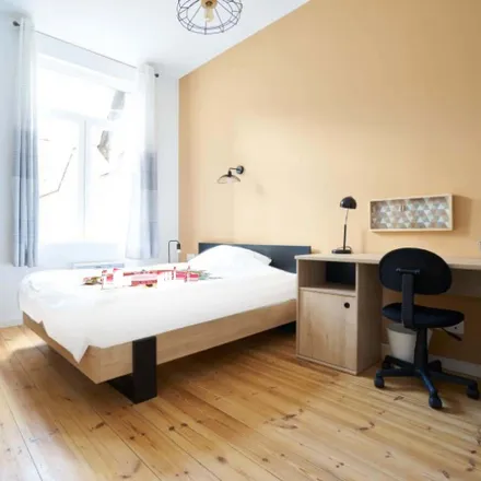 Rent this 5 bed room on 5 Rue Gustave Joncquet in 59046 Lille, France
