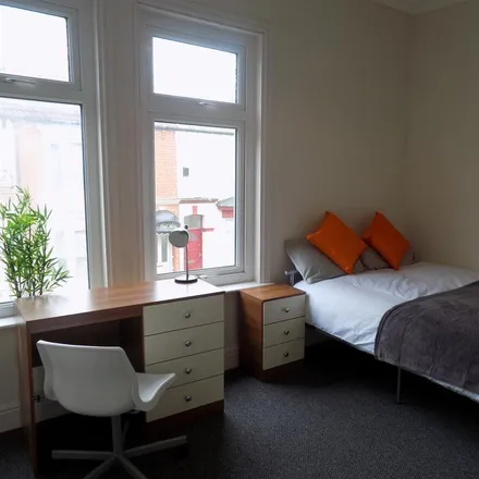 Rent this 4 bed apartment on Clifton Street in Middlesbrough, TS1 4BZ