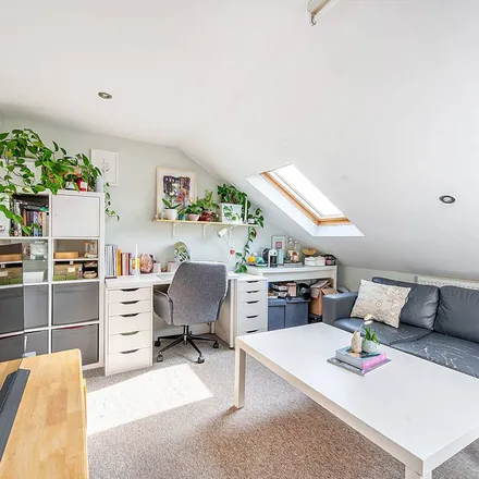 Rent this 1 bed apartment on Cecil Road in London, W3 0DB