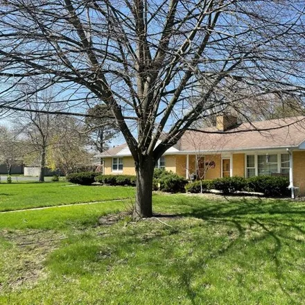 Image 2 - 711 Eden Park Drive, Rantoul, IL 61866, USA - House for sale