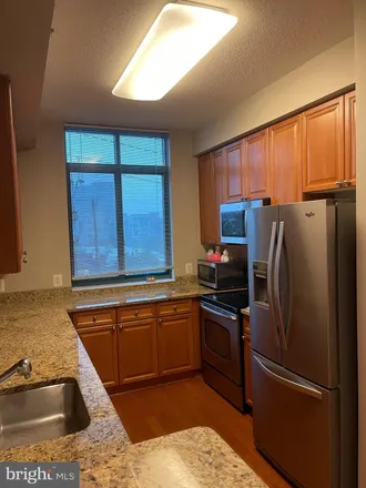 Image 7 - Old Georgetown Road, North Bethesda, MD 20852, USA - Apartment for rent