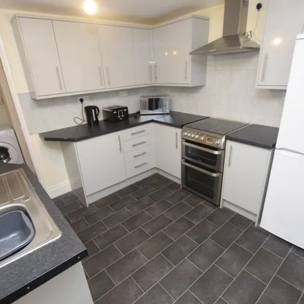 Rent this 4 bed apartment on Peel Street in Derby, DE22 3GH