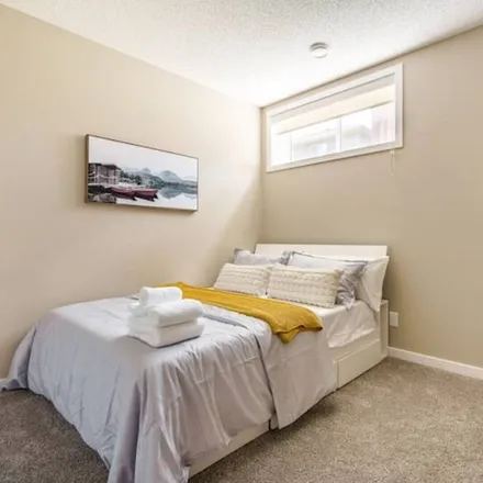 Image 7 - Evanston, Calgary, AB T3R 1W1, Canada - House for rent