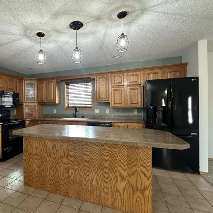 Image 3 - 817 Burgess Road, Yankton, SD 57078, USA - House for sale