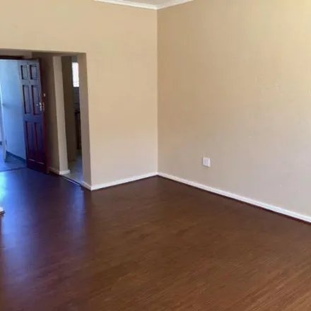 Image 5 - Sherwood Avenue, Kenilworth, Cape Town, 7708, South Africa - Apartment for rent
