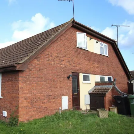 Rent this 1 bed house on Tollesbury Close in Wickford, SS12 9HT