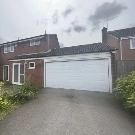 Rent this 4 bed house on Fernie Close in Oadby, LE2 4SJ