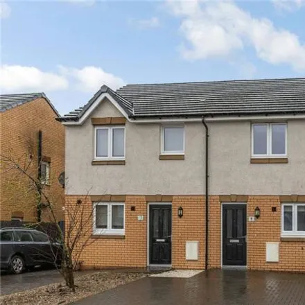 Buy this 2 bed townhouse on Croyhill View in Cumbernauld, G68 9FS