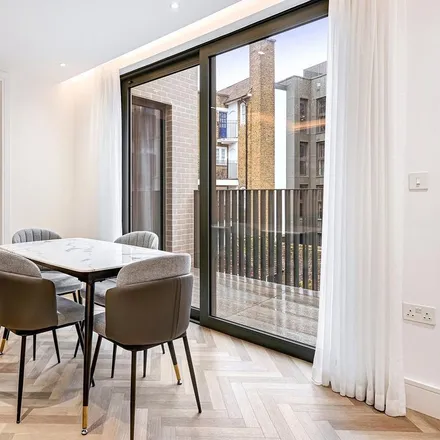 Rent this 2 bed apartment on 94 Southwark Bridge Road in Bankside, London