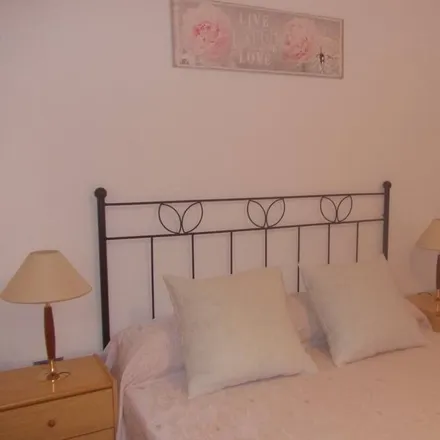 Rent this 3 bed condo on 43540 la Ràpita