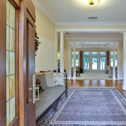 Image 3 - 5817 Cypress Point Drive, Fort Worth, TX 76132, USA - House for sale