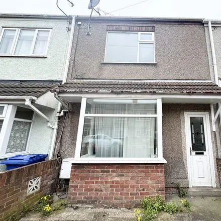 Rent this 3 bed townhouse on Lovett Street in Old Clee, DN35 7BQ