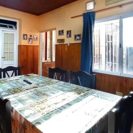 Buy this 3 bed house on Perito Moreno 1461 in Azcuénaga, Rosario