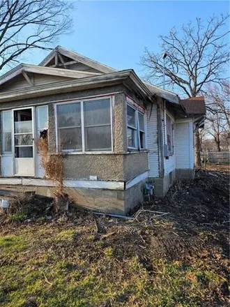 Buy this 2 bed house on 268 Guthrie Avenue in Des Moines, IA 50313