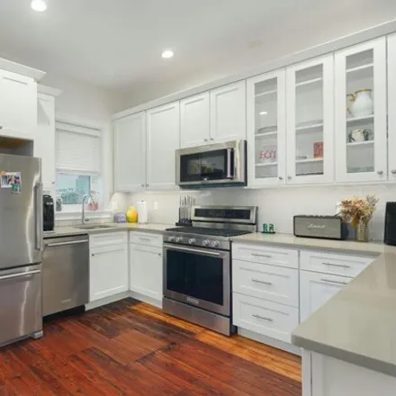 Image 3 - 2119 Pine Street, Philadelphia, PA 19146, USA - Condo for sale