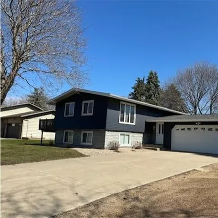 Buy this 4 bed house on 1514 River Road in Windom, MN 56101