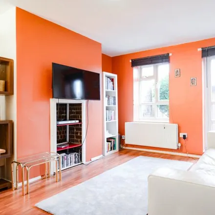 Rent this 1 bed apartment on Hildenborough Gardens in London, BR1 4NU