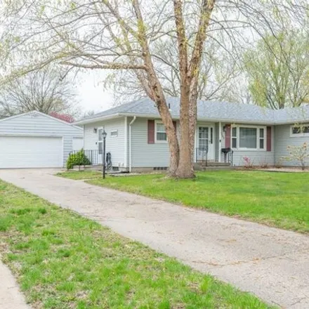 Buy this 2 bed house on 7321 Madison Avenue in Urbandale, IA 50322