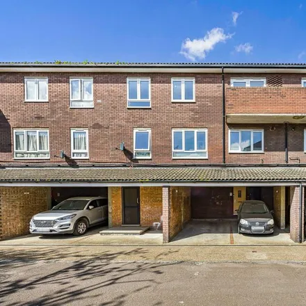 Image 2 - Olley Close, London, SM6 9DJ, United Kingdom - Townhouse for rent