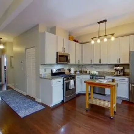 Buy this 2 bed apartment on #2,3607 North Bosworth Avenue in Lake View, Chicago