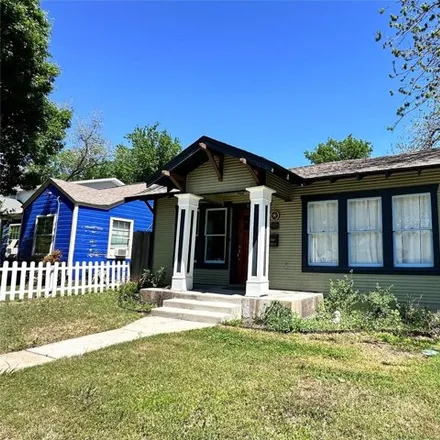 Rent this 3 bed house on 1812 Washington Avenue in Fort Worth, TX 76104