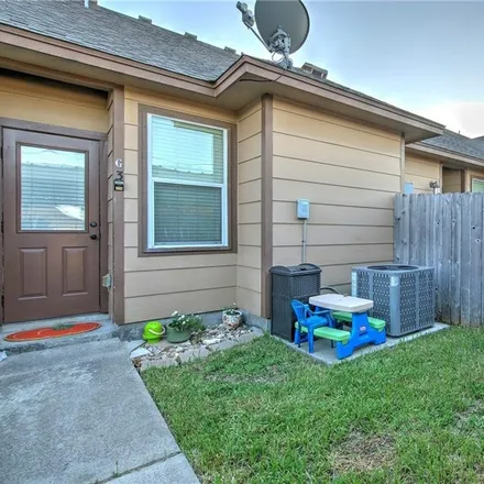 Image 7 - 7252 The Mansions Drive, Corpus Christi, TX 78414, USA - Townhouse for sale