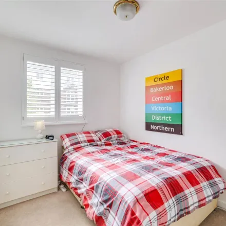 Image 2 - Brompton Park Crescent, London, SW6 1SY, United Kingdom - Apartment for rent