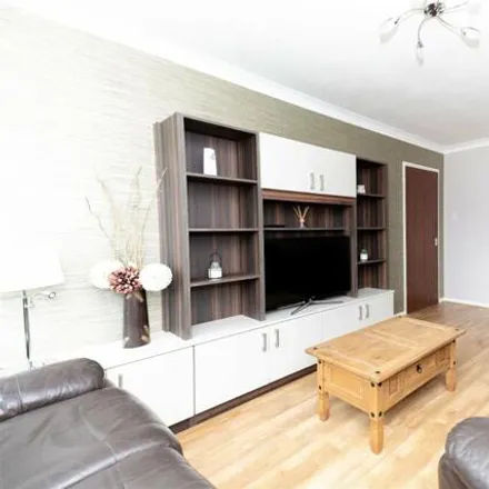 Image 6 - Grassdale View, Sheffield, S12 4LZ, United Kingdom - Apartment for sale