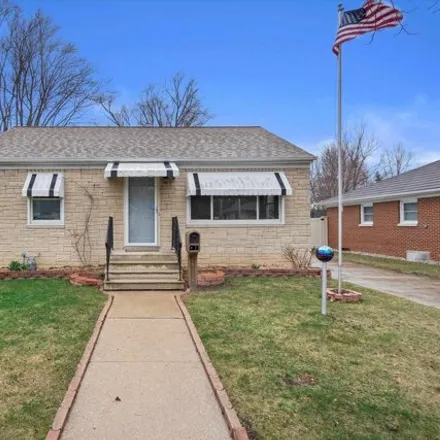 Buy this 2 bed house on 1911 Smith Street in Green Bay, WI 54302