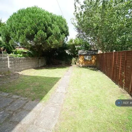 Image 7 - Shelbourne Road, Bournemouth, BH8 8UT, United Kingdom - House for rent